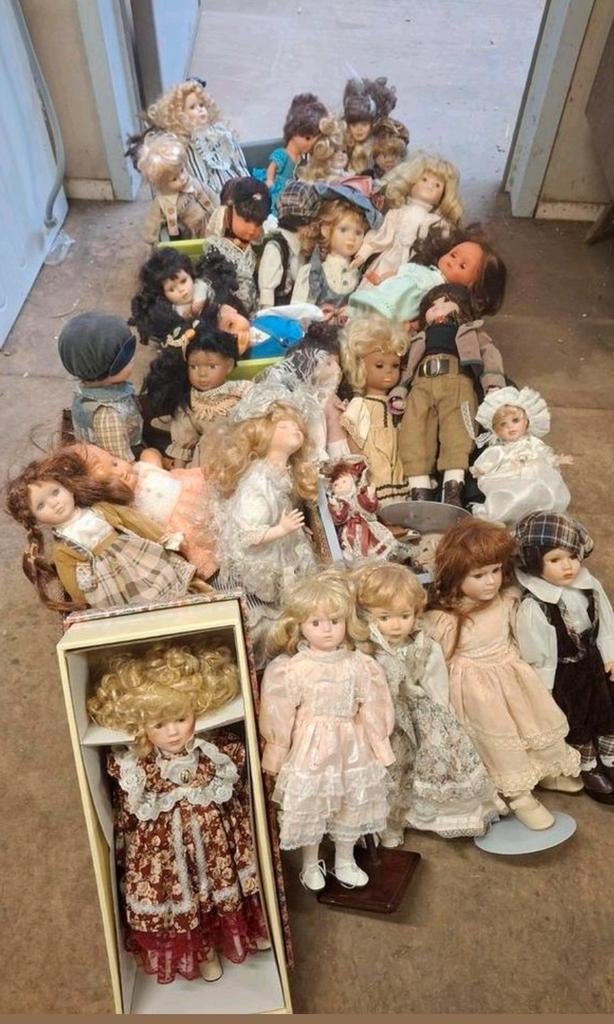 Mega verzameling poppen,knuffels, stoeltjes, kleding etc, Ophalen