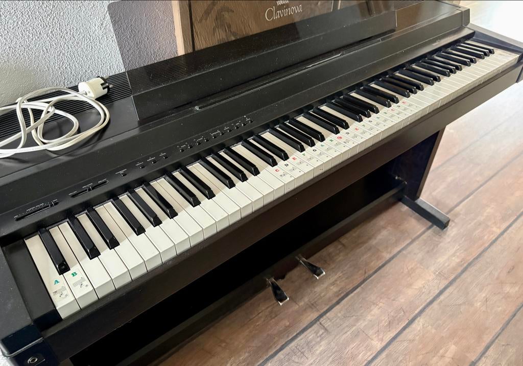 Yamaha Clavinova CLP-500 digitale piano, Muziek en Instrumenten, Piano's, Ophalen, Gebruikt, Zwart, Digitaal