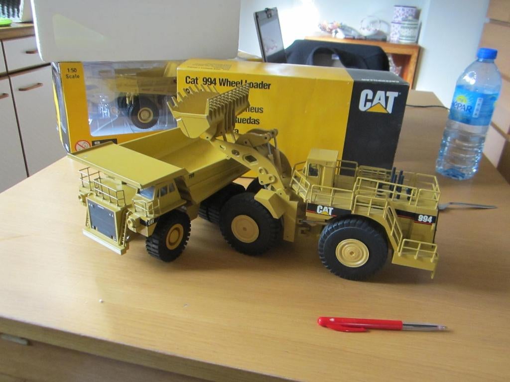 CAT 994+ 789, Ophalen of Verzenden, Zo goed als nieuw, Bus of Vrachtwagen