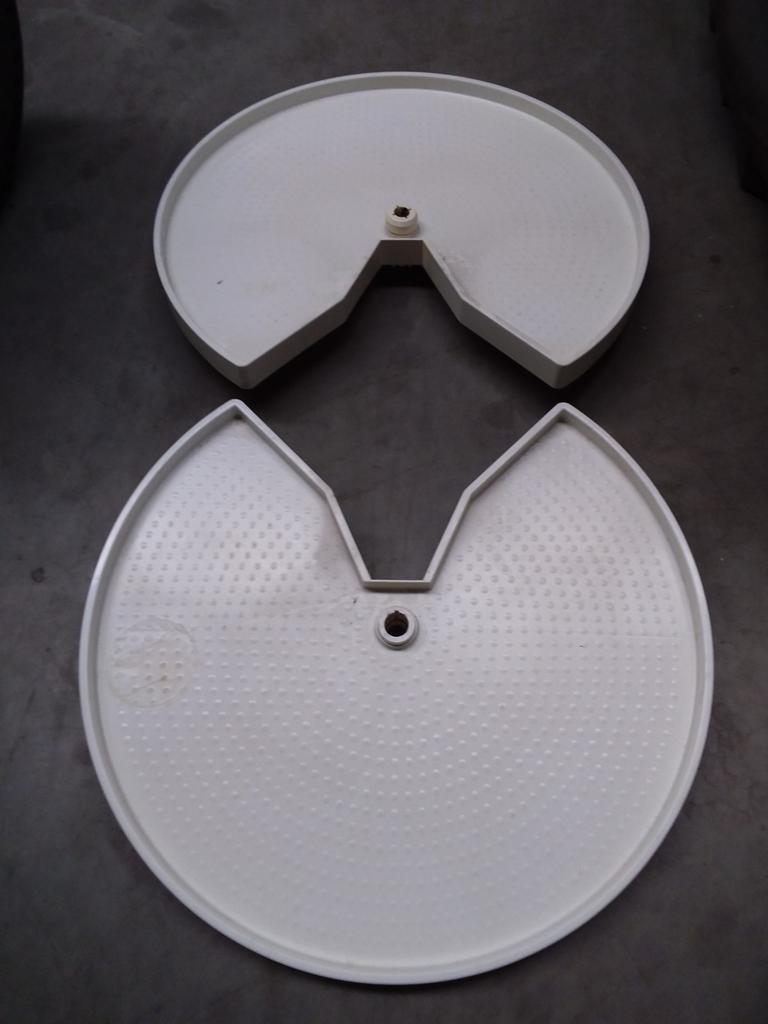 Twee draaibare kunststof carrousel plateaus hoekkast, Ophalen of Verzenden, 25 tot 50 cm, 50 tot 100 cm, Minder dan 100 cm