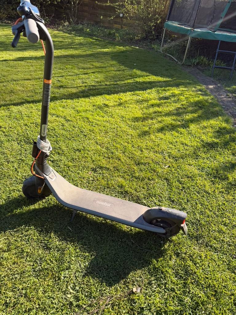 Ninebot kickscooter E2 plus, Fietsen en Brommers, Steps, Zo goed als nieuw, Elektrische step (E-scooter), Ophalen