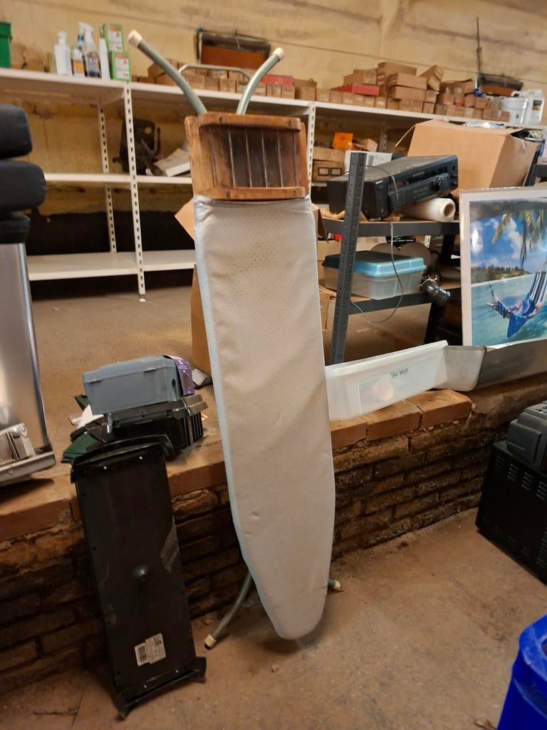 Gebruikte strijkplank met houten strijkijzerhouder, Ophalen of Verzenden