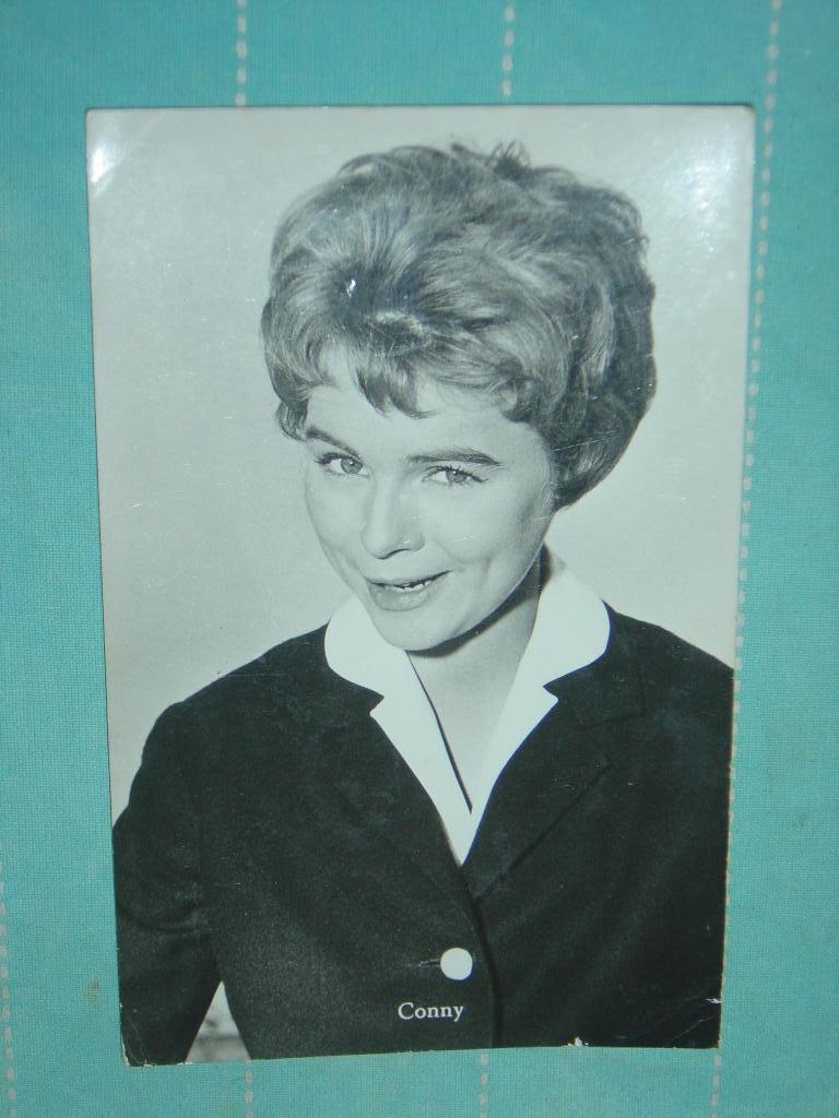 5) Zwart-wit ansichtkaart Conny Froboess, Verzamelen, Ophalen of Verzenden, 1960 tot 1980, Gelopen, Sterren en Beroemdheden