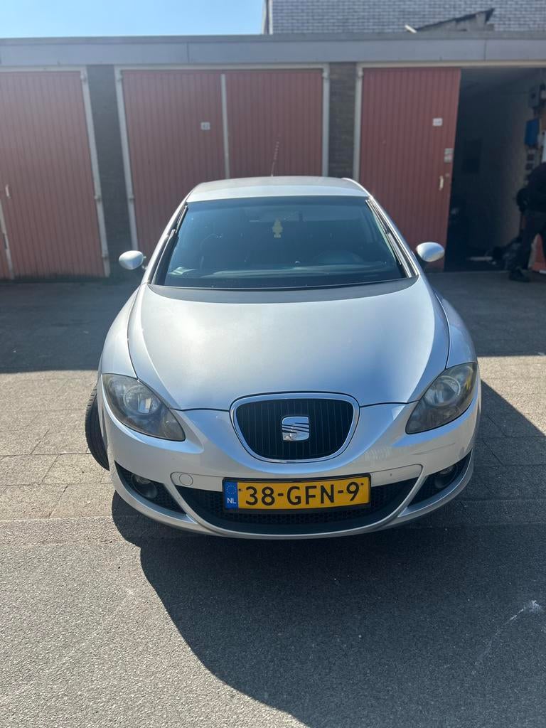 Seat Leon 1.6 75KW 2008 Grijs, Auto's, Seat, 4 cilinders, Leon, 1200 kg, Particulier