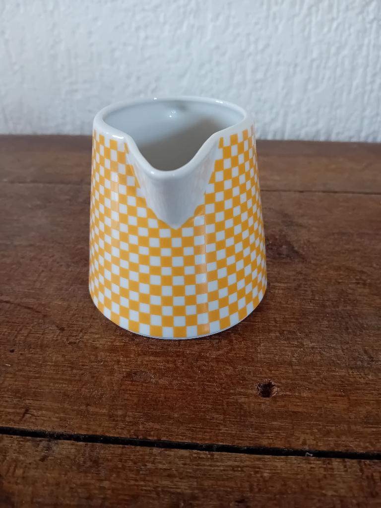 Winterling  Take It geel geblokt melkkannetje, Ophalen of Verzenden