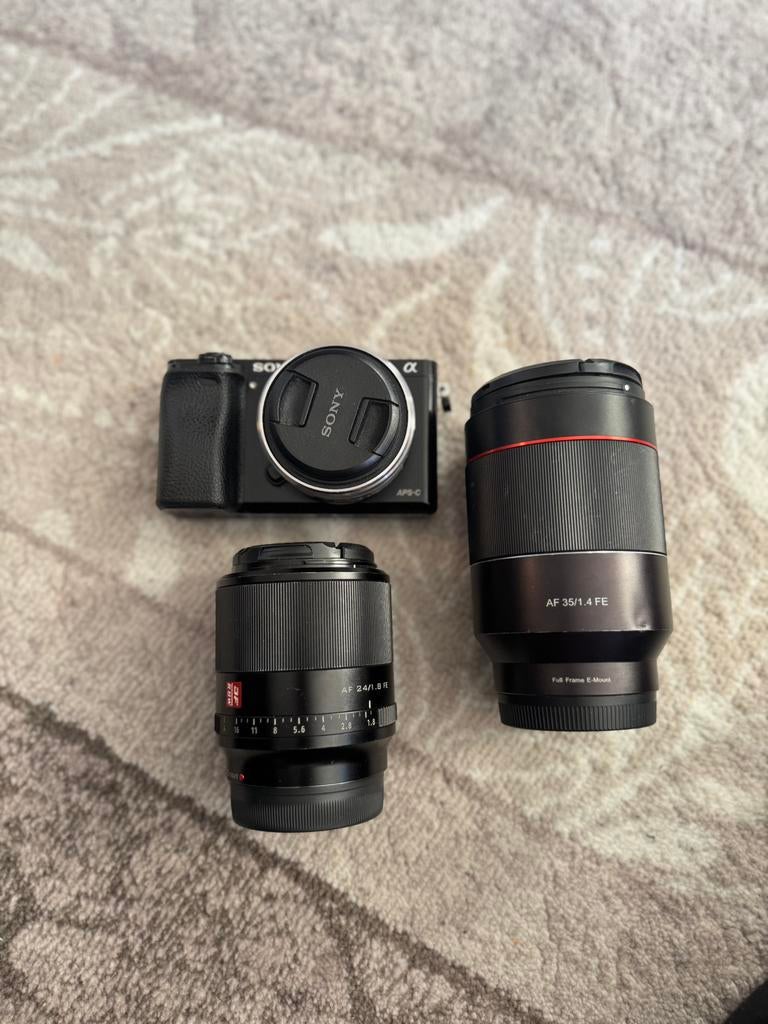 Sony A6000 + Samyang 35mm F1.4 + Viltrox 24mm F1.8 + kitlens, Ophalen, Gebruikt, Compact, Sony