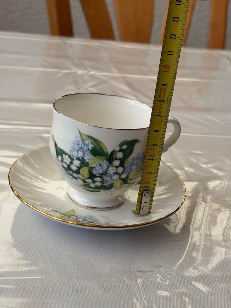 Royal Stafford Kop en Schotel - Bone China, Huis en Inrichting, Keuken | Servies, Nieuw, Ophalen of Verzenden, Overige stijlen