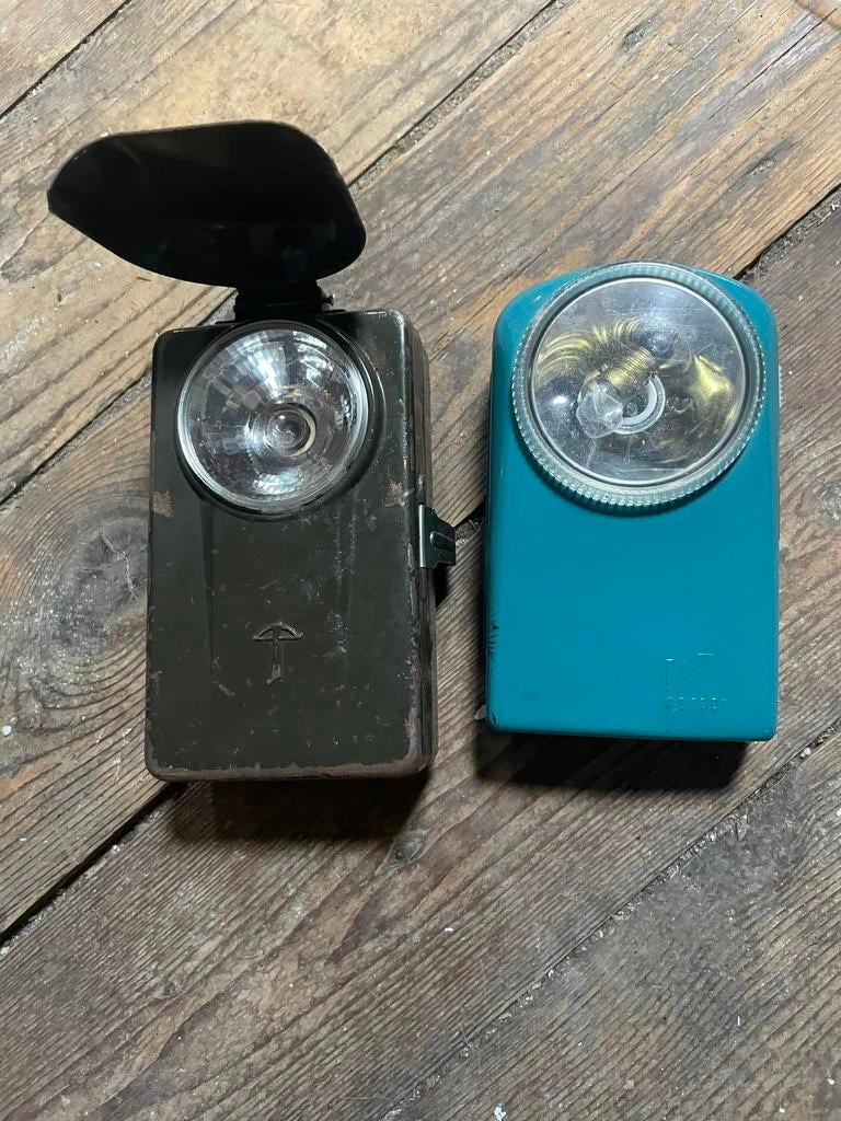 Antieke zaklampen waarvan een uit het leger Nog werkend, Ophalen of Verzenden