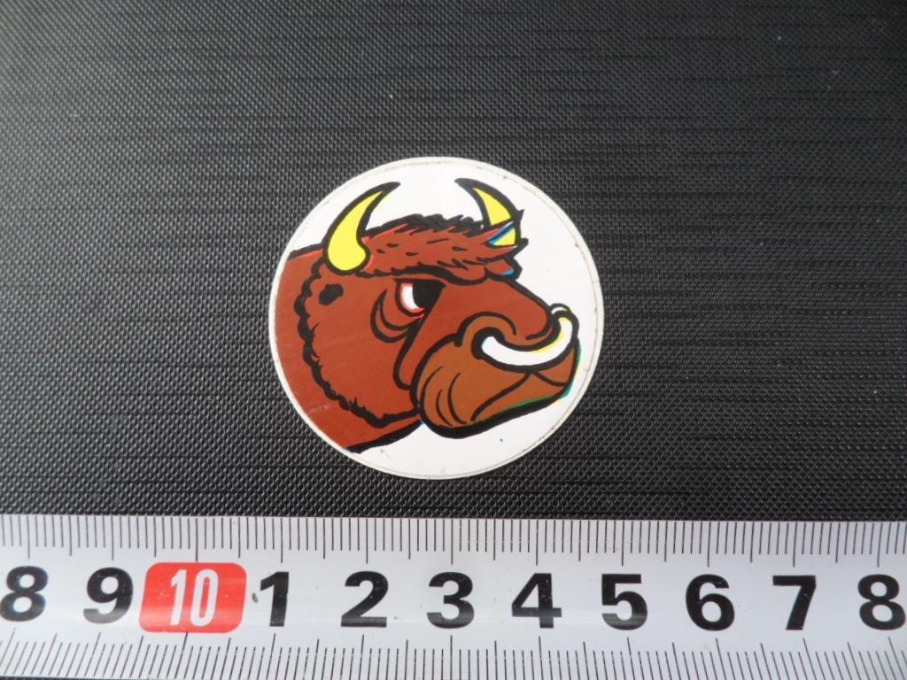 sticker strip stier met neusring, Ophalen, Zo goed als nieuw