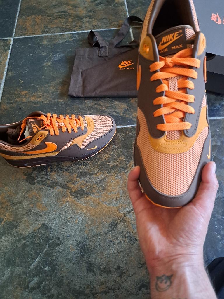 Nike Air Max 1 “King’s Day” EU 45, Bruin, Verzenden, Nike, Nieuw