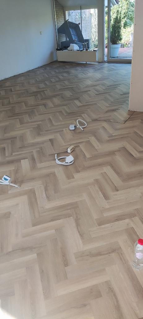 Vloer legger laminaat leggen PVC visgraat plinten egaliseren, Diensten en Vakmensen, Vloerleggers en Parketteurs, Garantie, Laminaat of Parket