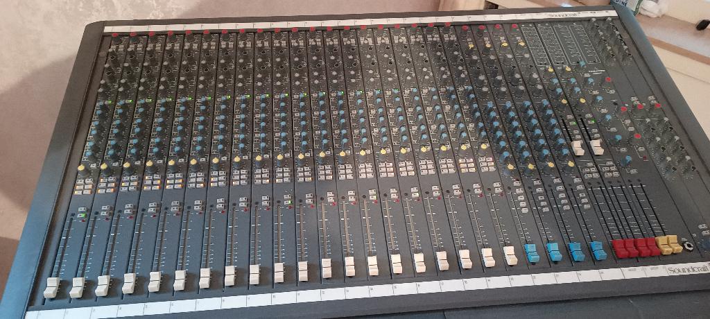 SOUNDCRAFT DELTA theater, Ophalen, Zo goed als nieuw, 10 tot 20 kanalen, Microfooningang