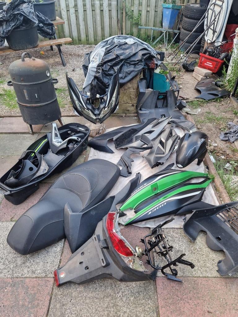 Kappenset kawasaki j300, Fietsen en Brommers, Brommeronderdelen | Scooters, Ophalen, Zo goed als nieuw, Kap, Overige merken