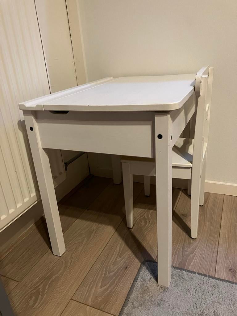 Witte kinder tafel en stoel set (gebruikt) heel leuk!, Ophalen, Gebruikt, Tafel(s) en Stoel(en)