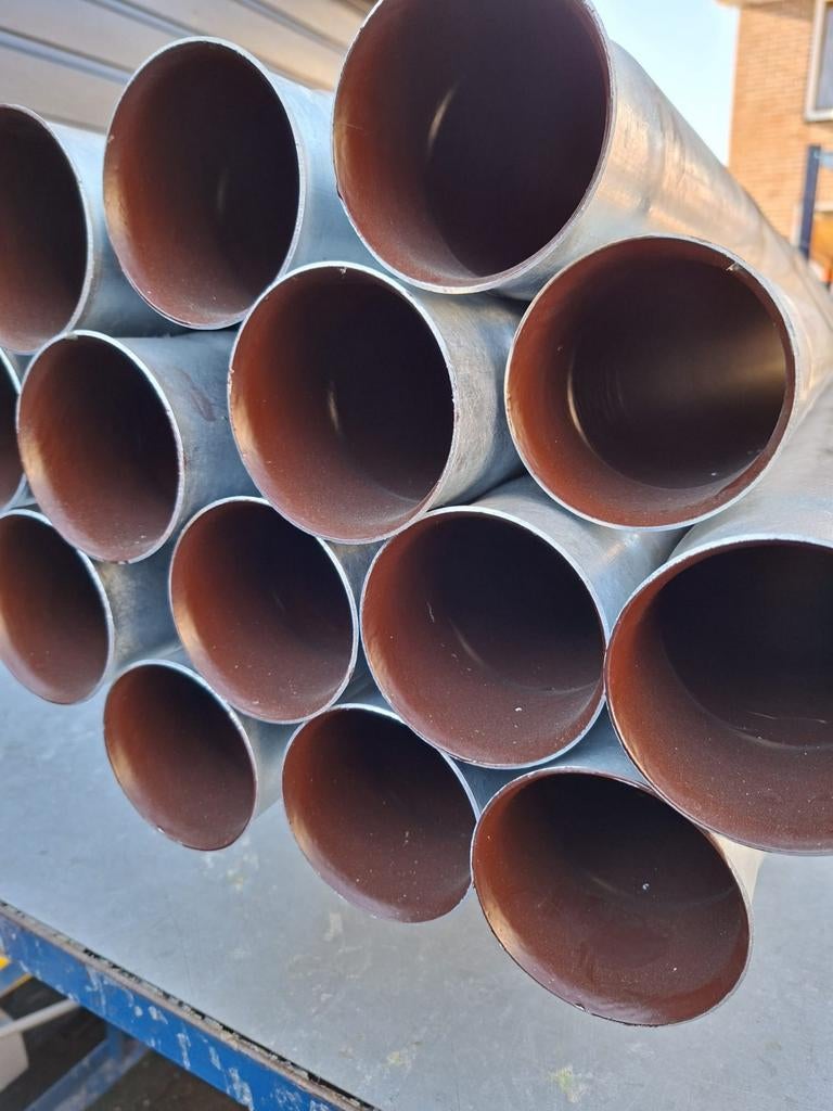 Koopje : nieuwe gegalvaniseerde regen buizen., Doe-het-zelf en Verbouw, Buizen en Afvoer, Pvc, 6 meter of meer, Overige typen