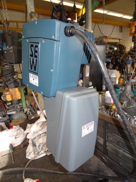 Mooie SEW takel 300 kg kraan nr 70, Ophalen, Zo goed als nieuw, Elektrisch