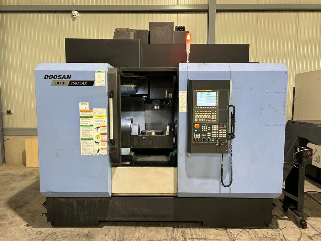 Doosan DNM 350 / 5AX, Ophalen of Verzenden, Zo goed als nieuw, Freesbank, Computergestuurd (Cnc)