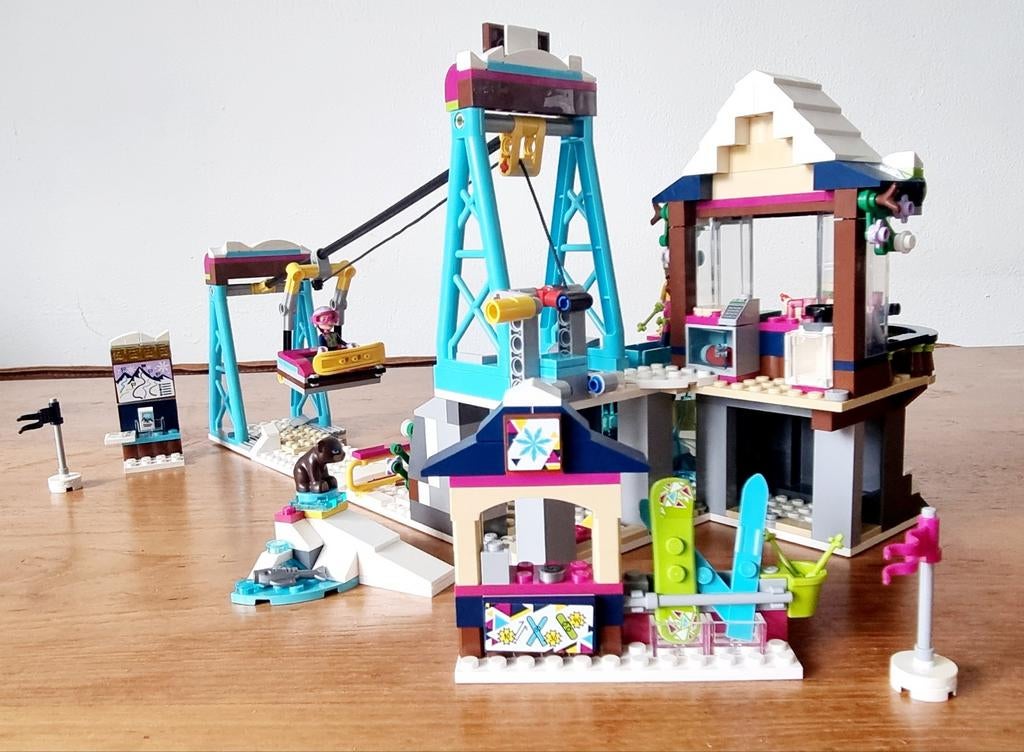 LEGO Friends Wintersport Skilift 41324
*met boekje-compleet*, Ophalen of Verzenden, Zo goed als nieuw