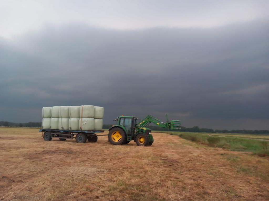 Ronde balen, Ophalen