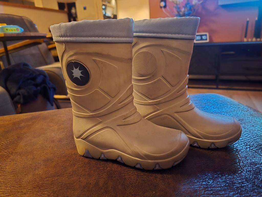 Gevoerde snowboots maat 26/27 met lichtjes, Kinderen en Baby's, Kinderkleding | Schoenen en Sokken, Ophalen of Verzenden, Gebruikt