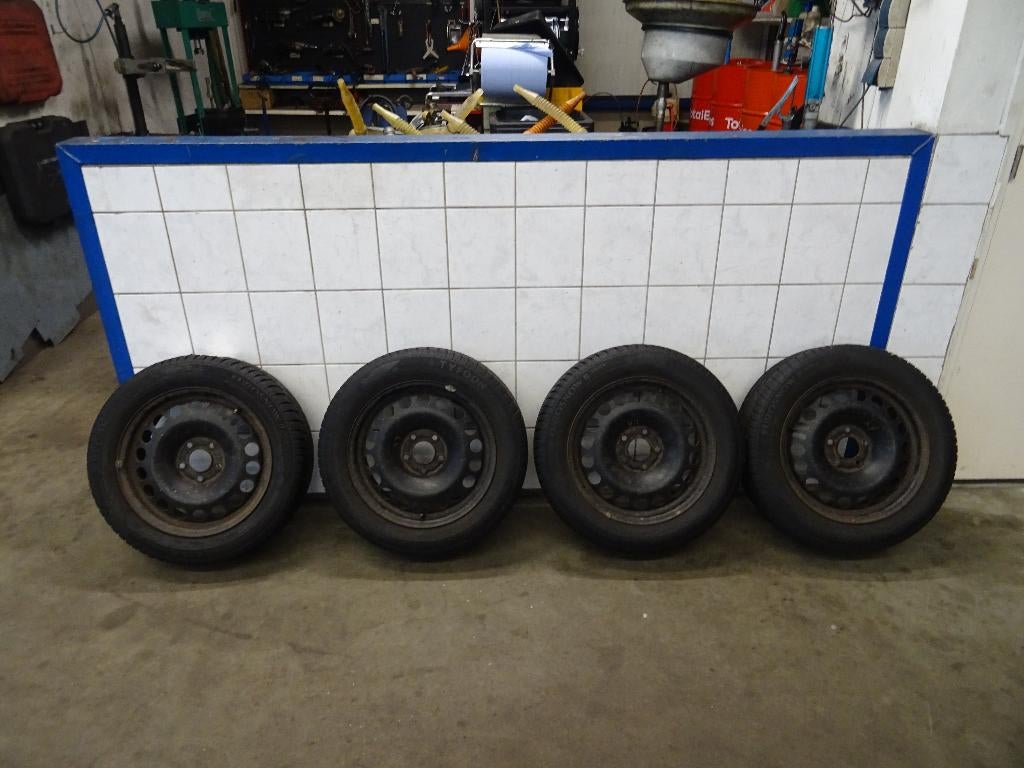 WINTERBANDEN: Opel Vectra-C Tyfoon EuroSnow 205/55/R16, Ophalen, Gebruikt, 16 inch, Banden en Velgen