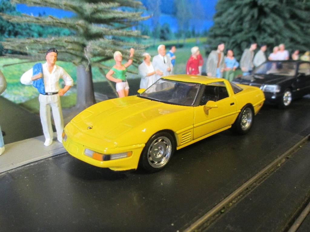 1/43 Chevrolet Corvette C4 Coupe - Detail Cars #217 geel, Hobby en Vrije tijd, Modelauto's | 1:43, Nieuw, Auto, Overige merken