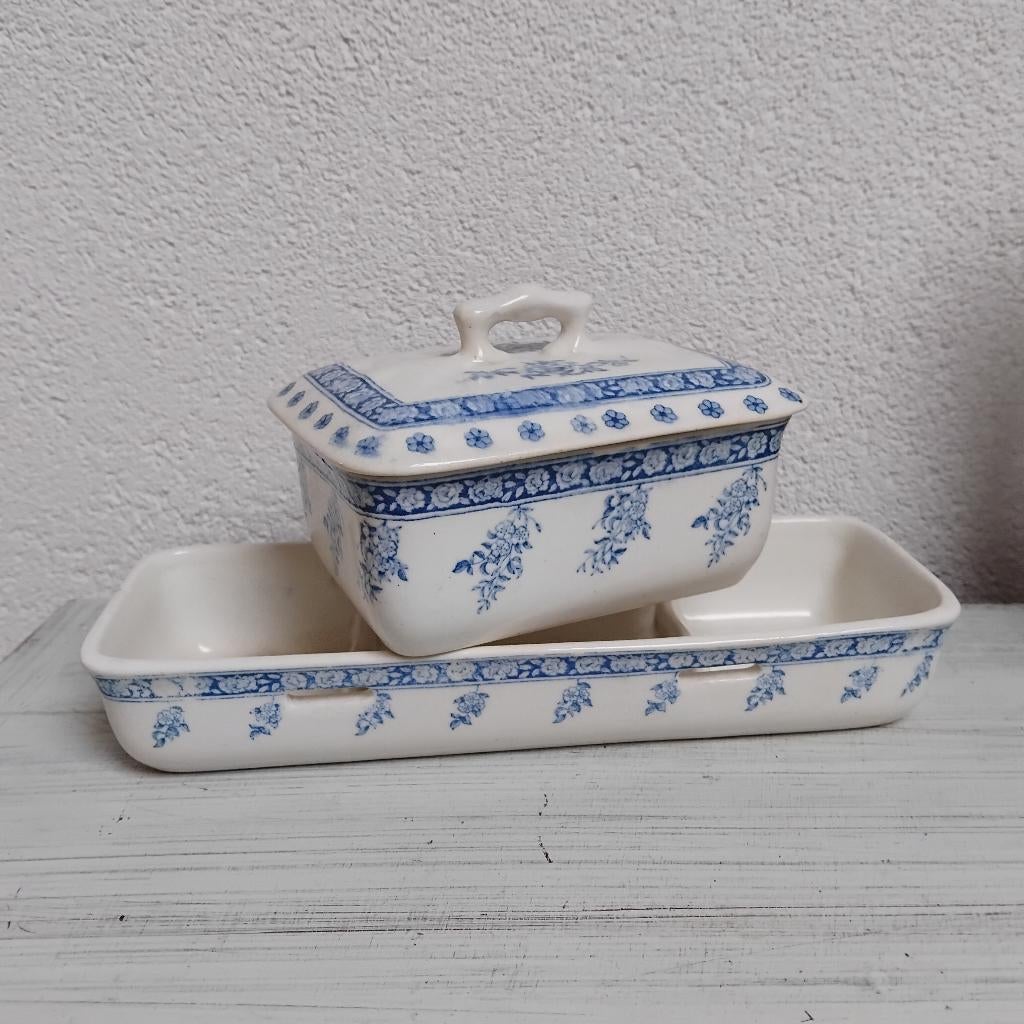 P. Regout, FLOWER, lampet zeep- kammenbakje, Antiek en Kunst, Ophalen of Verzenden