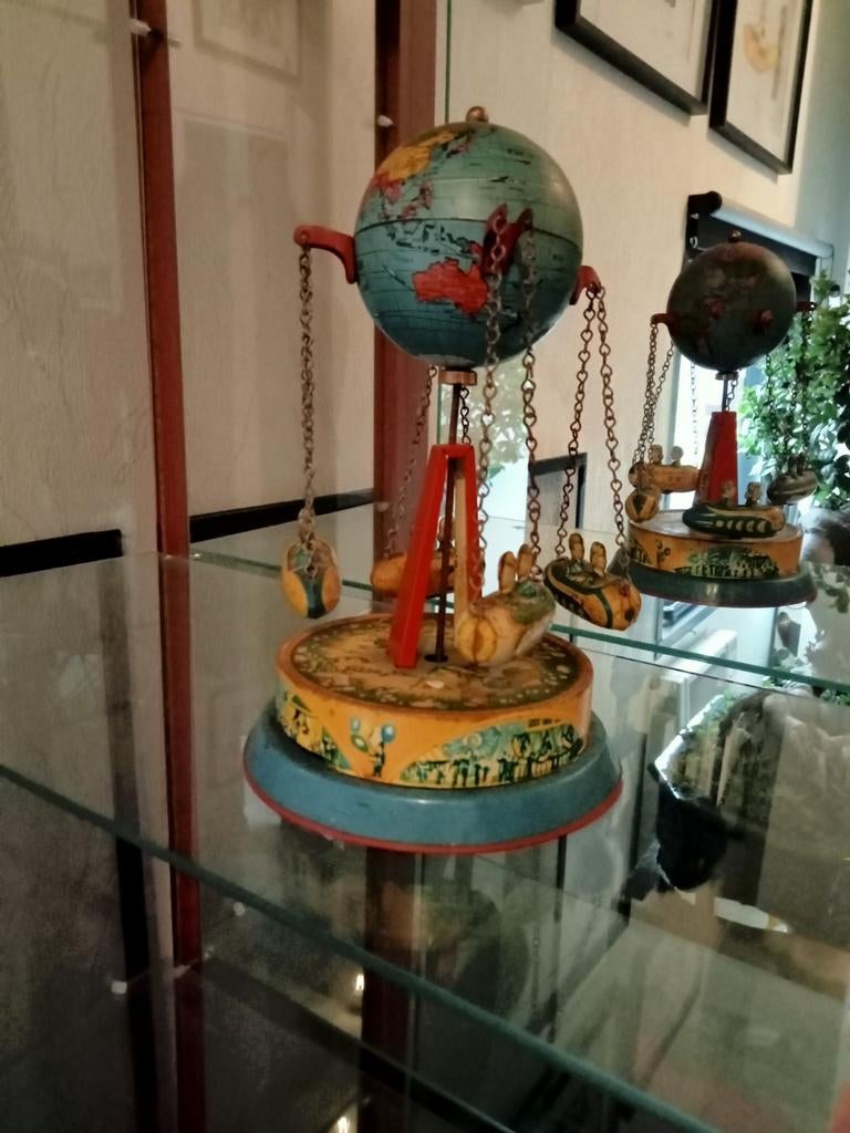 Antieke carrousel met wereldbol, Antiek en Kunst, Ophalen