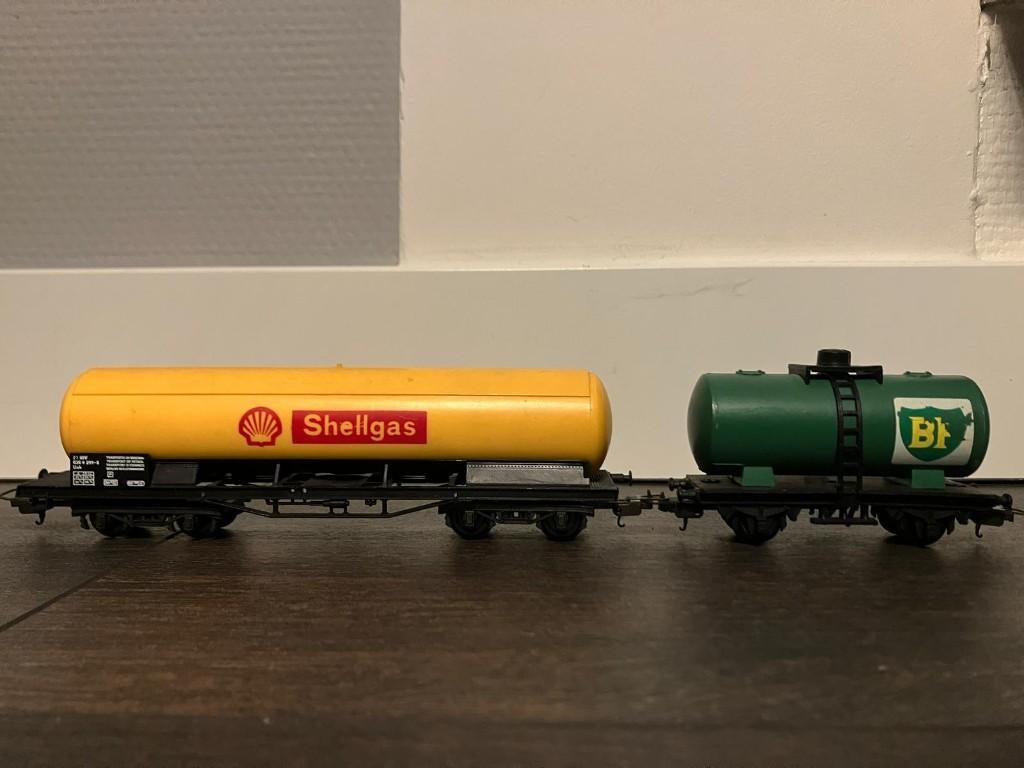Lima H0 brandstof wagon BP en Shell - Shellgas, Gebruikt, Gelijkstroom, Wagon, Ophalen of Verzenden