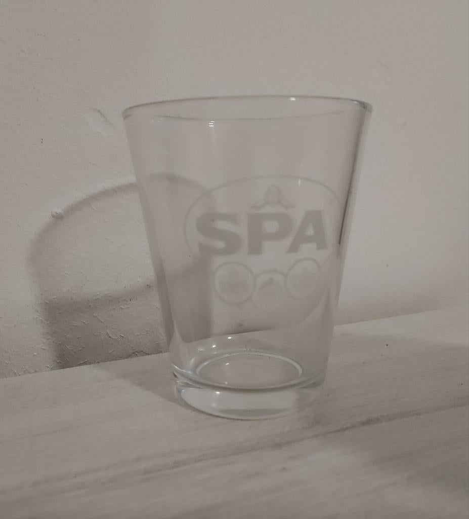 Spa glas, Ophalen