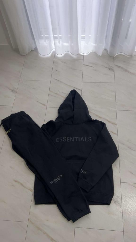 Mooie Essentials Pak - Zwart, Kleding | Heren, Truien en Vesten, Ophalen of Verzenden, Zo goed als nieuw, Maat 52/54 (L), Zwart