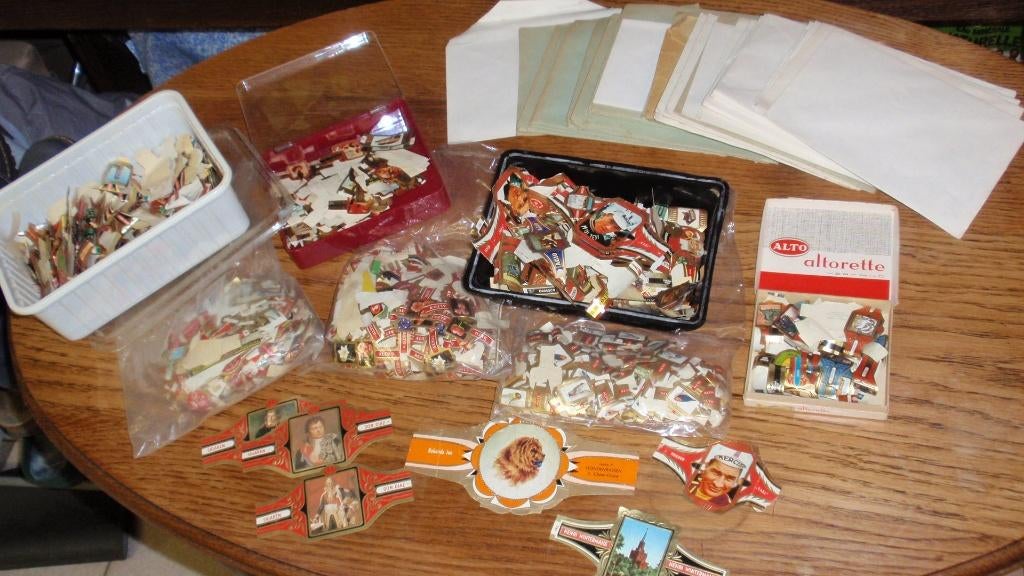 Groot lot sigarenbanden verzameling, Ophalen of Verzenden, Gebruikt, Sigarenbandjes