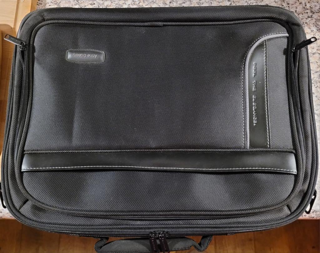Zwarte Laptop Tas van Anne O'Leary, Ophalen, 15 inch, Zo goed als nieuw, Aktetas