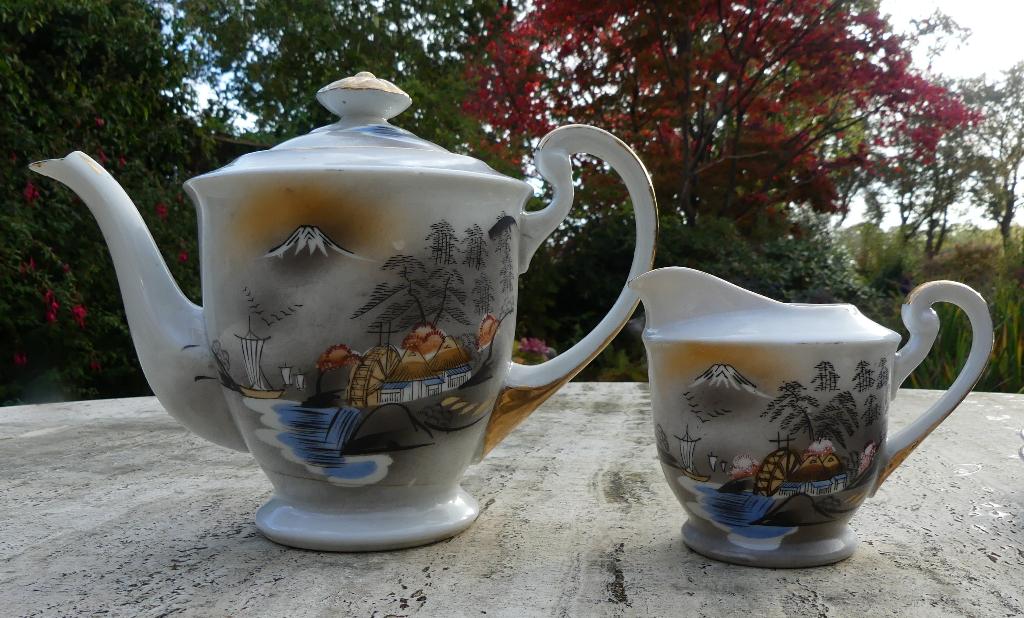 Japanse KUTANI HHP Eierschaal Servies met Gebaksbordjes, Ophalen of Verzenden