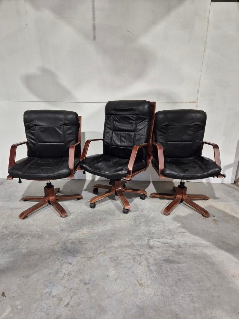 3 vintage bureaustoelen met zwart leer, Huis en Inrichting, Bureaustoelen, Ophalen, Gebruikt, Zwart, Onbekend