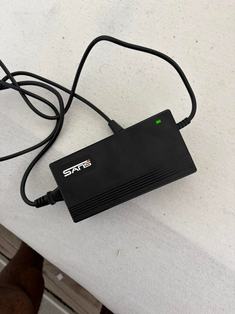 Knaap oplader, Fietsen en Brommers, Fietsaccessoires | Fietsaccu's, Ophalen, Zo goed als nieuw