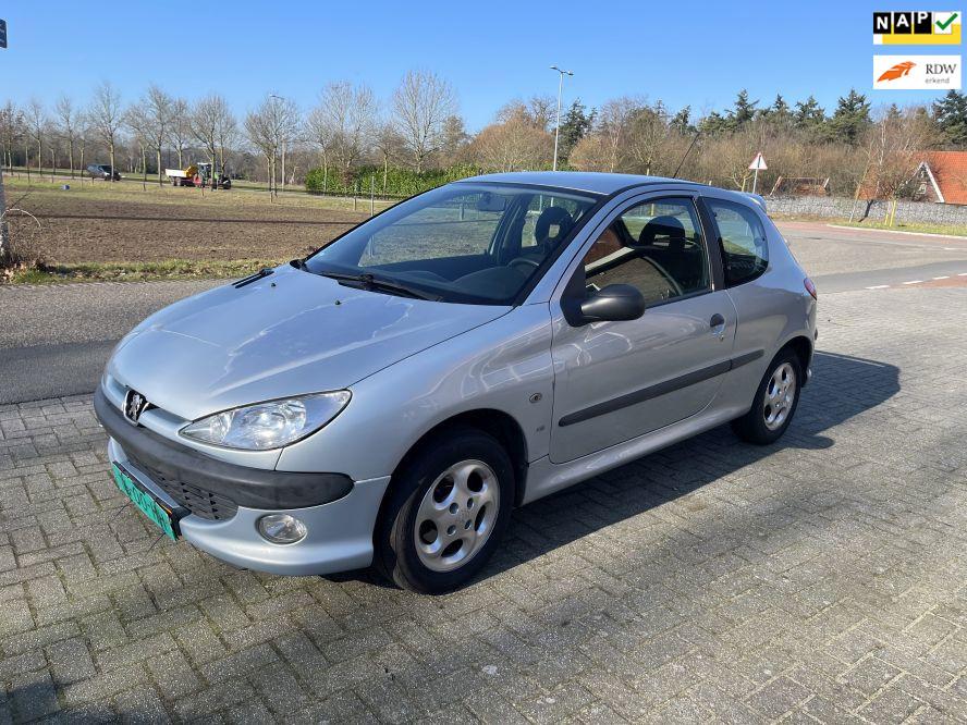 Peugeot 206 1.4 XS Nieuwe APK Inruil is mogelijk, Voorwielaandrijving, 4 cilinders, Origineel Nederlands, Bedrijf
