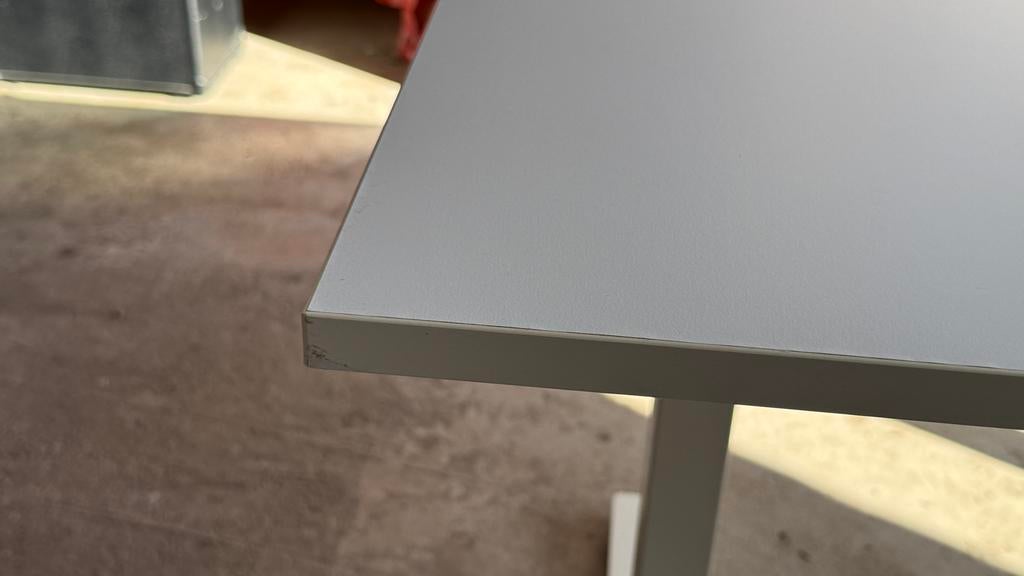 IKEA Trotten hand verstelbaar bureau 160x80, Ophalen, Zit-sta bureau, Gebruikt, Spaanplaat of MDF