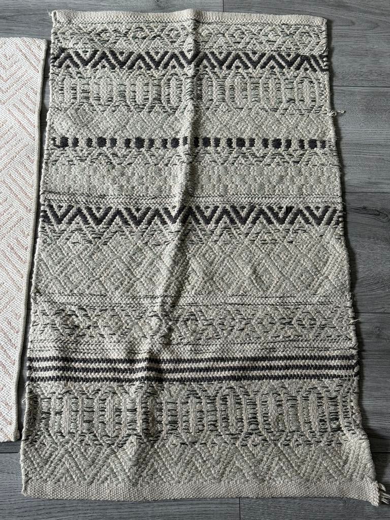2 small rugs, Ophalen, Zo goed als nieuw