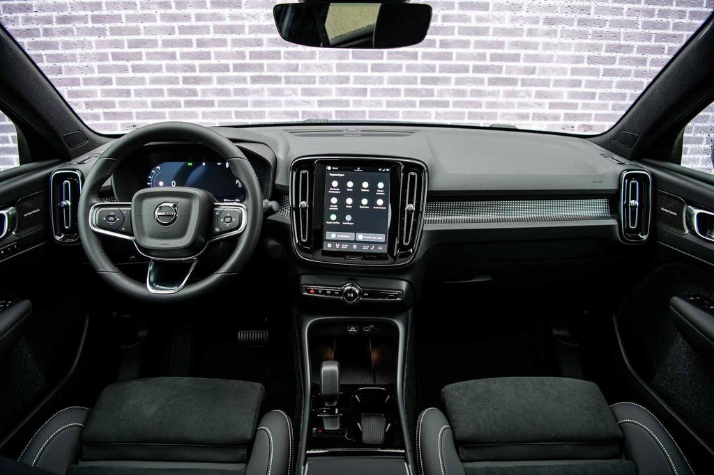 Volvo EC40 Single Motor Extended Range Ultra | Black Edition, Automaat, 12 maanden, Overige modellen, 82 kWh