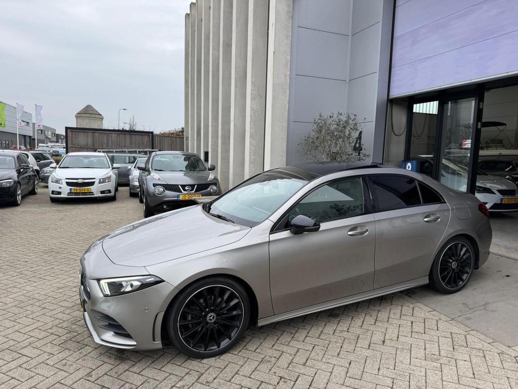 Mercedes-Benz A-klasse 180 d AMG Edition! Limo! Automaat! PA, Auto's, Gebruikt, 4 cilinders, 116 pk, Origineel Nederlands