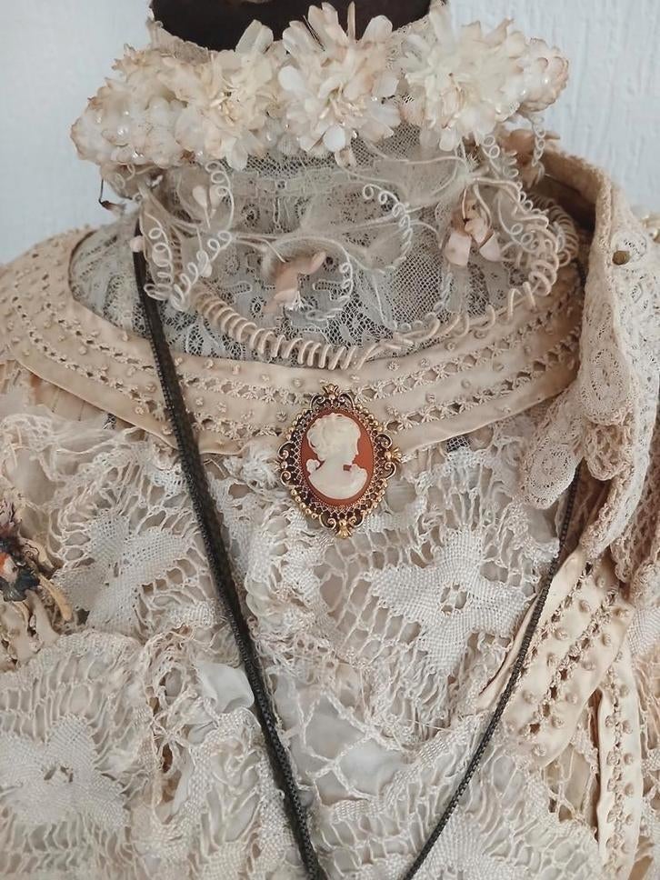 Oude AVON broche met camee, Sieraden, Tassen en Uiterlijk, Antieke sieraden, Verzenden, Overige materialen, Broche