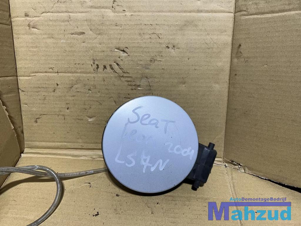 SEAT LEON Grijs zilver LS7N tankklep 1999-2006, Gebruikt, Autovia A-2, Km 585 585
08760  Martorell, ES, Ophalen of Verzenden, SEAT S.A.