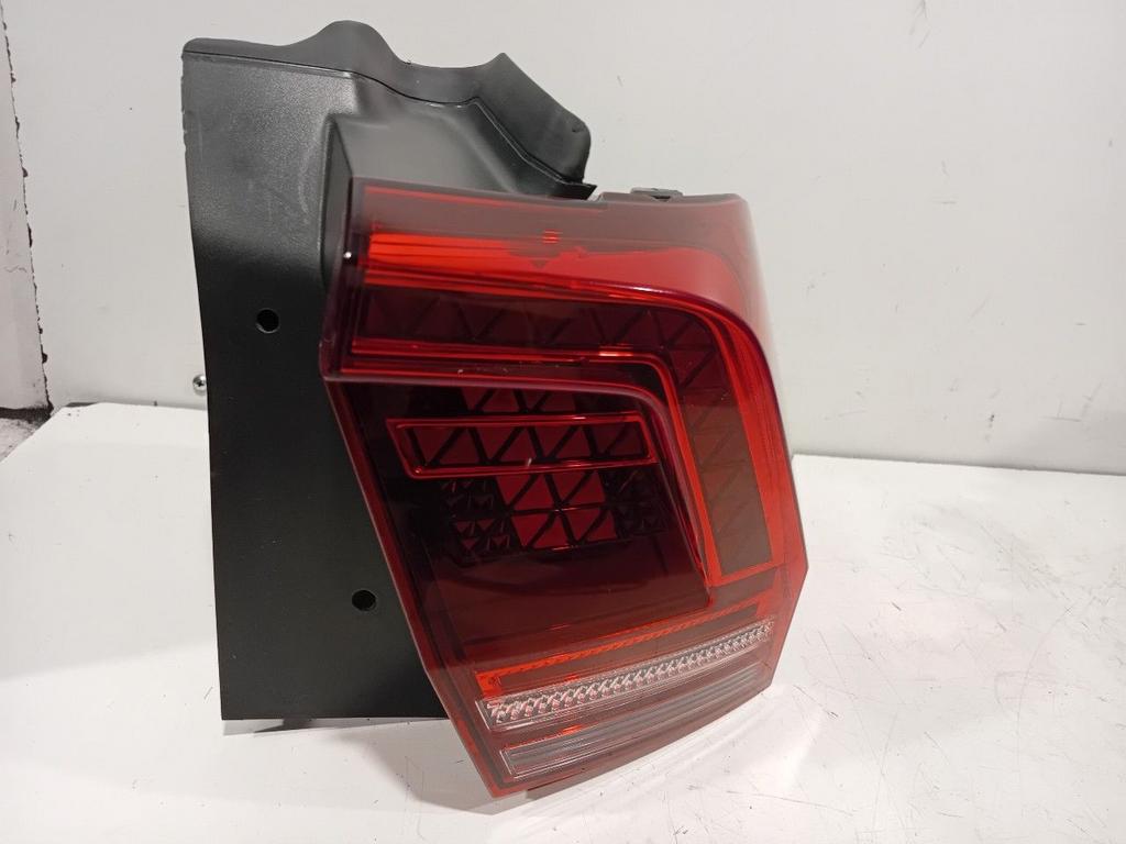 Achterlicht carrosserie rechts Volkswagen Tiguan, Onderdelen@venauto.nl, Van der Ven Autorecycling B.V., Gebruikt, Ettenseweg 76, 4706 PB Roosendaal, The Netherlands