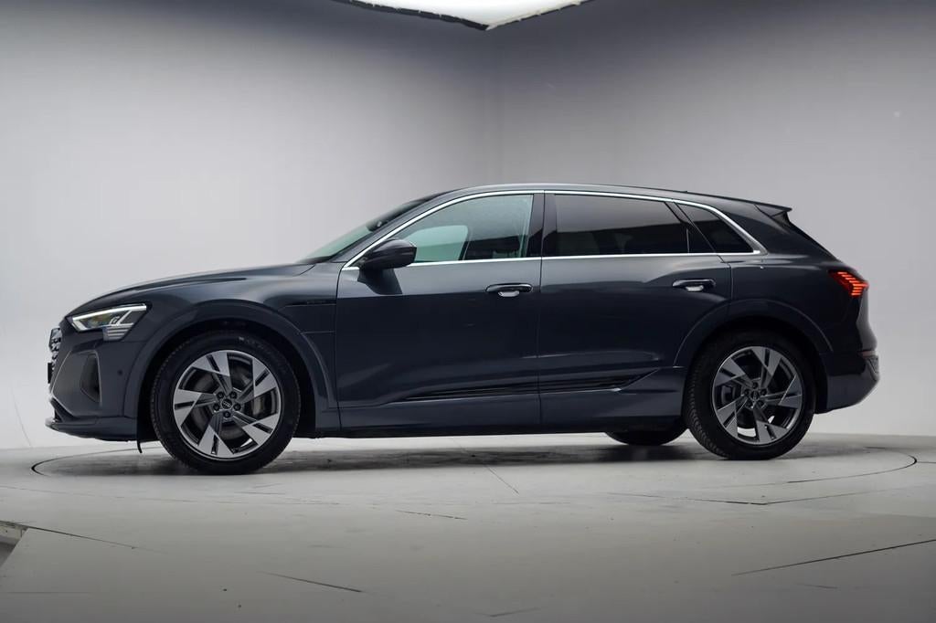Audi Q8 e-tron 50 quattro Edition 95 kWh [ Navi Apple / Andr, Automaat, 131 €/maand, 0 cilinders, Origineel Nederlands