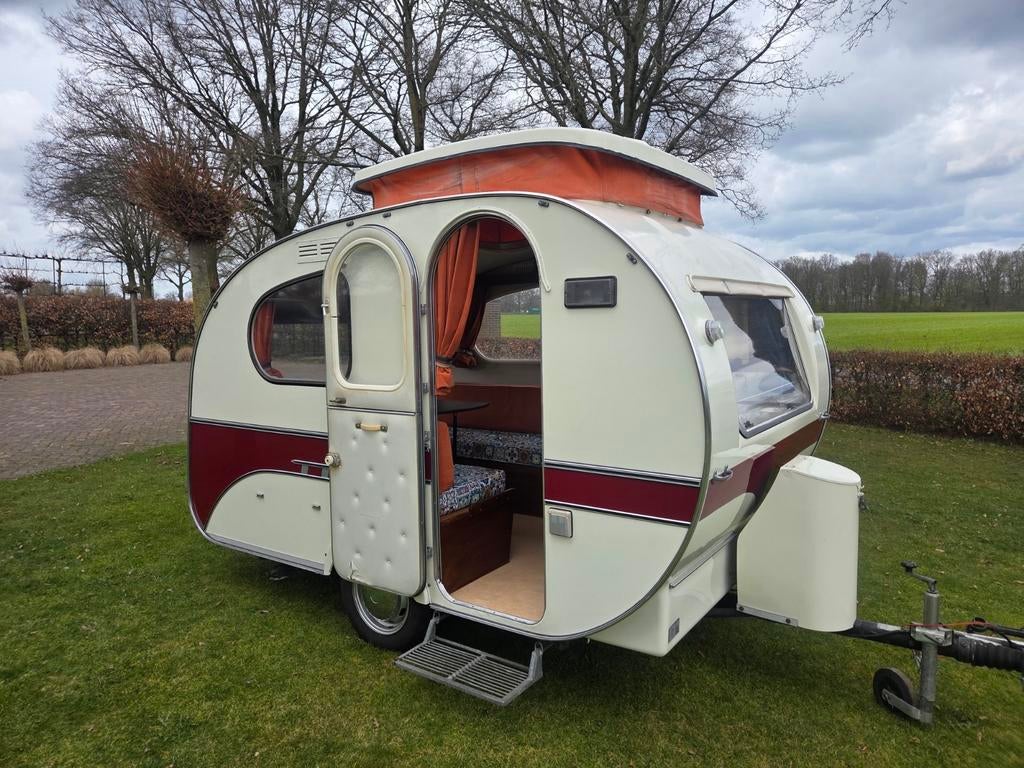 Mostard Yvonne Oldtimer 1967, Caravans en Kamperen, Caravans, Overige merken, Standaardzit, Tot en met 2, Lengtebed