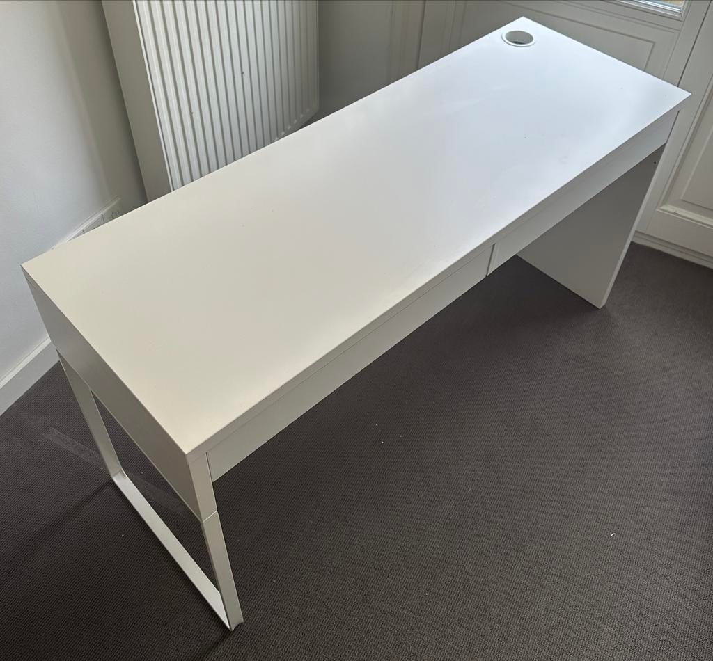 Ikea wit laminaat bureau met 2 lades en kabelmanagement, Ophalen, Gebruikt