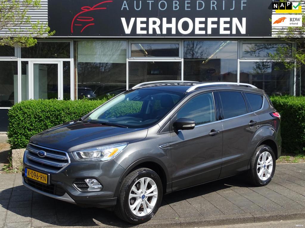Ford Kuga 1.5 Titanium Styling Pack - PARK CAMERA - KEYLESS, Stof, Euro 6, 4 cilinders, Bedrijf