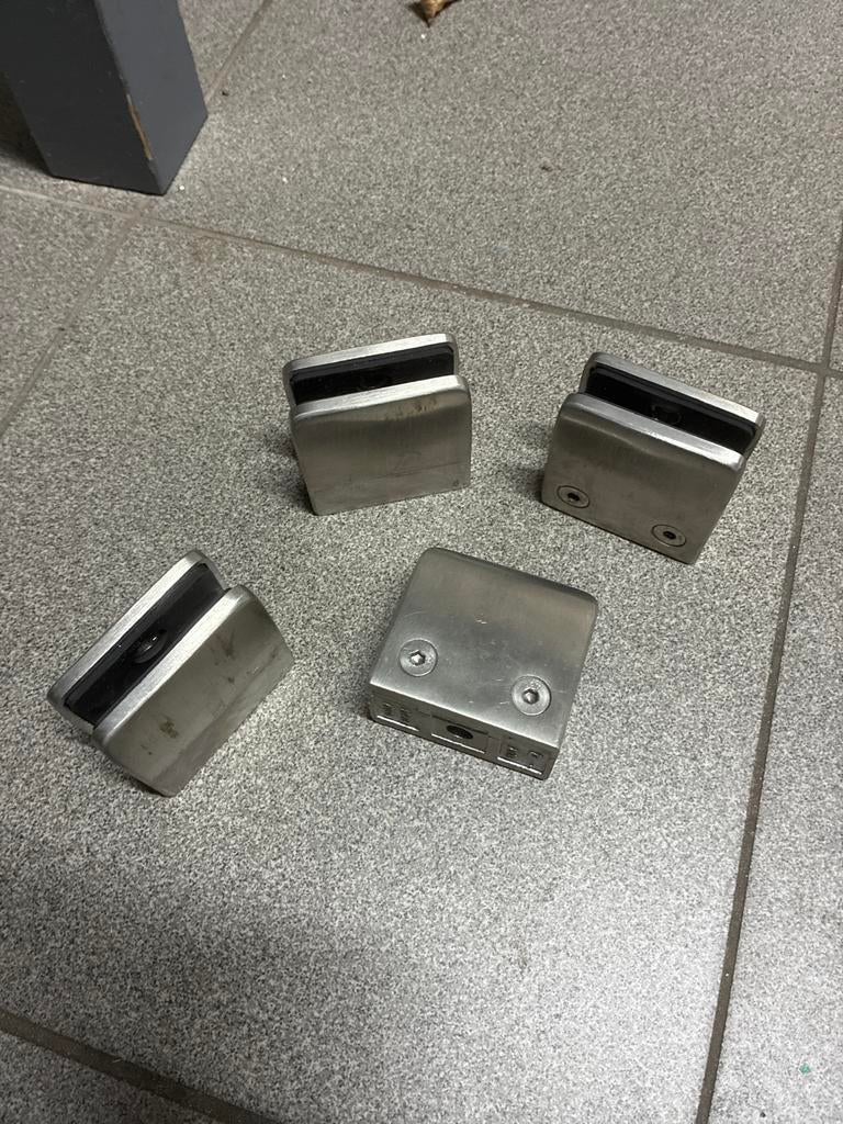 4 RVS Glasdragers voor gehard glas, Gebruikt, Overige typen, Ophalen of Verzenden, Minder dan 50 mm
