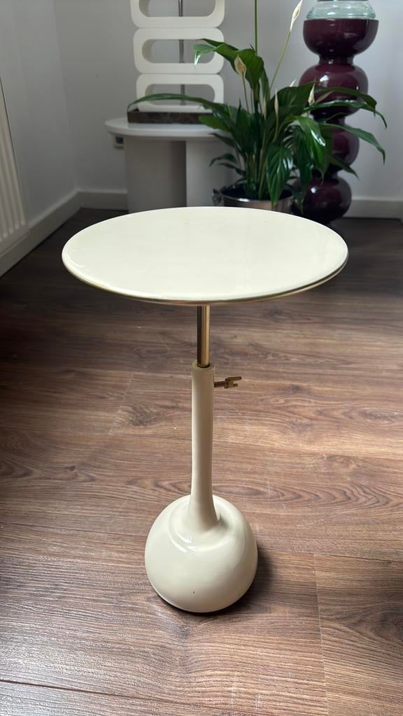 Sissy-boy verstelbare bijzettafel beige, Ophalen, Zo goed als nieuw, Rond, Minder dan 55 cm